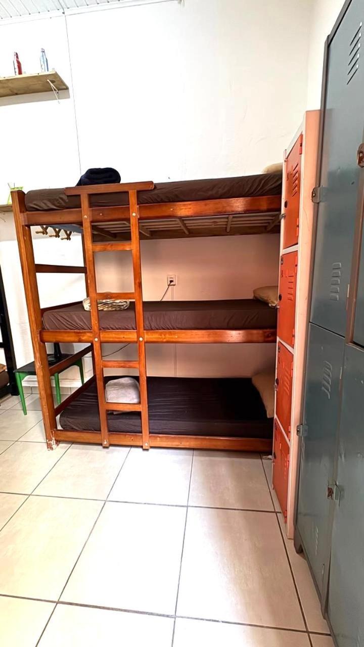 Pinheiros & Food Capsule hotel *