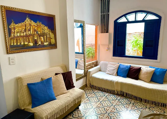 Pinheiros Hostel & Food
