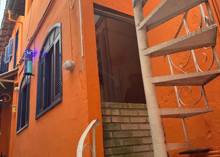 Pinheiros Hostel & Food